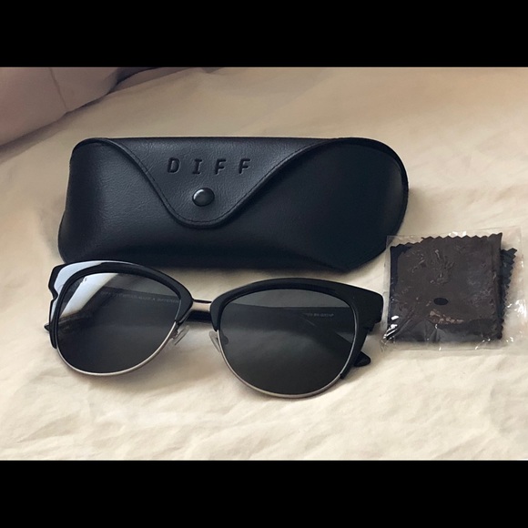 Diff Eyewear Accessories - Diff black + dark smoke polarized lens